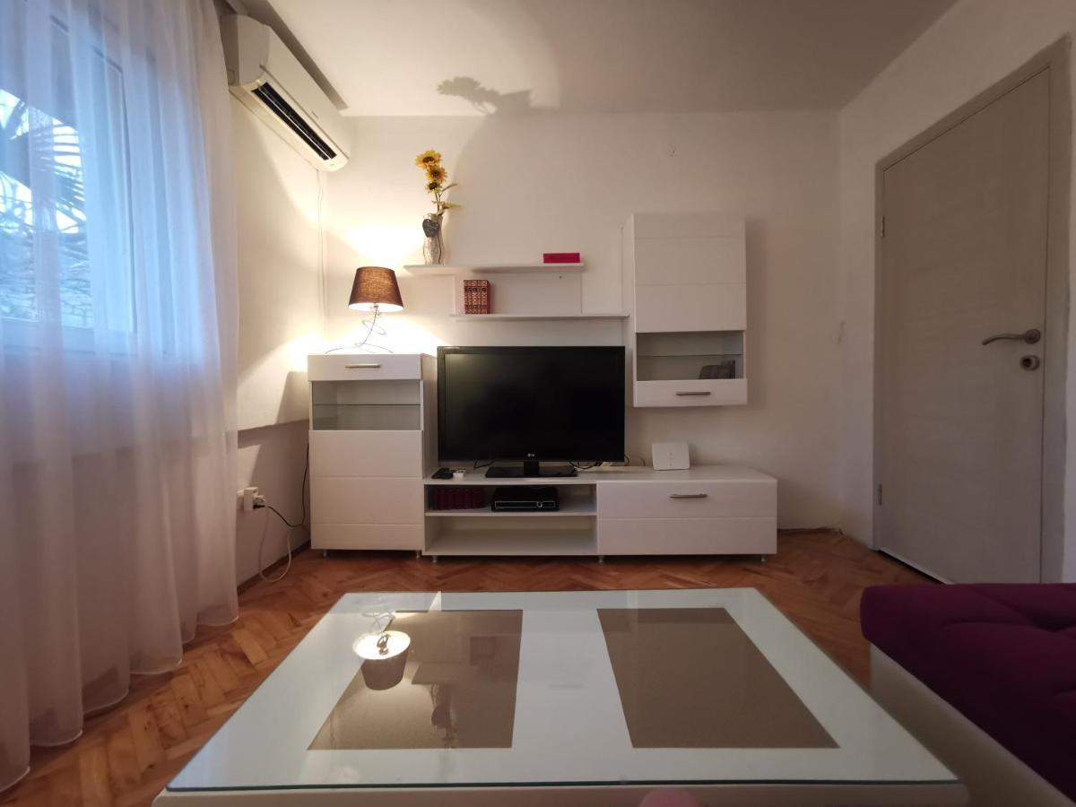 Art Apartment بودغوريتْسا المظهر الخارجي الصورة