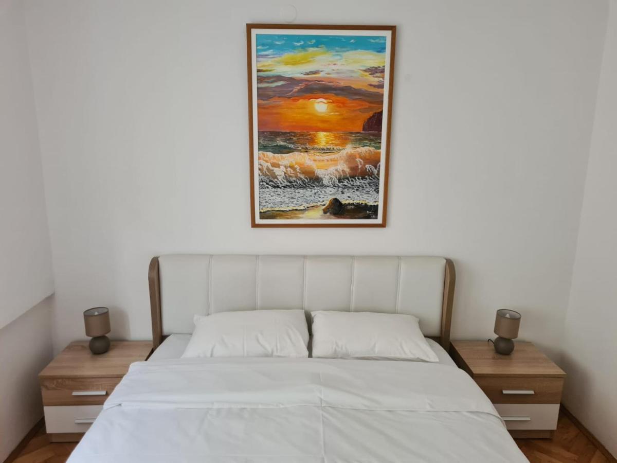 Art Apartment بودغوريتْسا المظهر الخارجي الصورة
